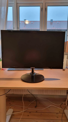 Samsung, fladskærm, S22F350FHU, 22 tommer, Perfekt, 22" skærm i god stand, perfekt til både kontor o