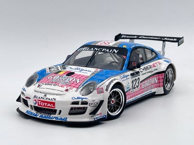 Modelbil, 2011 Porsche 911 (997) GT3 R, skala 1:18, 2011 Porsche 911 (997) GT3 R - 1:18

Individuall