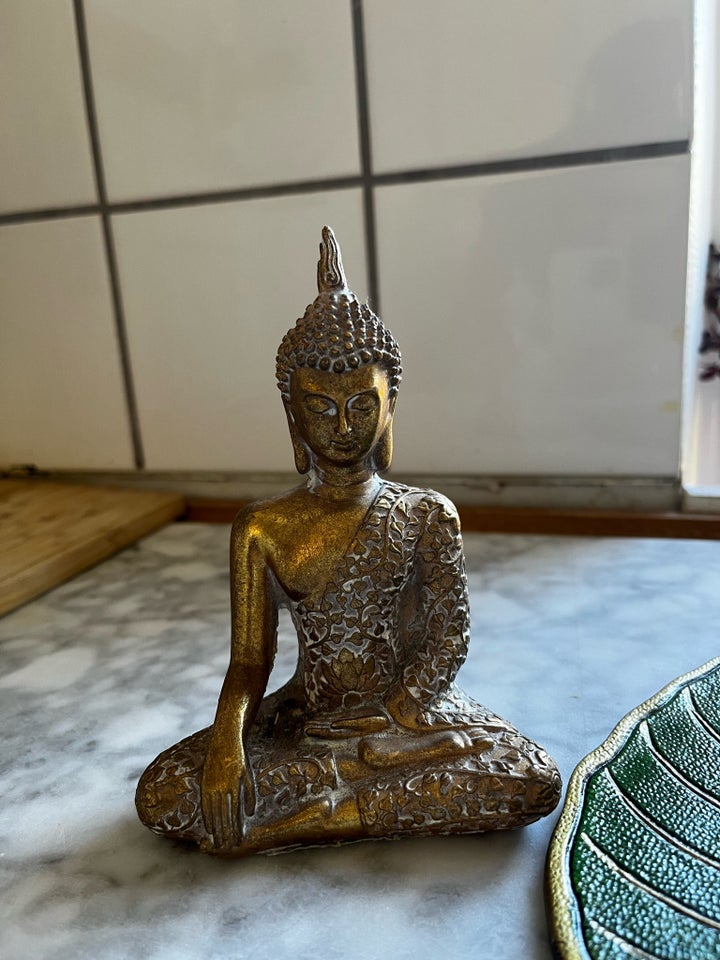 Buddha figur og platte