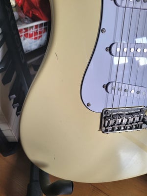 Elguitar, PRS, Nu med skrammer??(billede 1) Reduceret pris.SE Silversky. Farven moon white. 1,5 år g