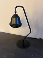 Anden bordlampe, Design by US