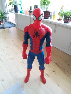 Figur, Stor Spiderman figur 78 cm høj. 
Brugsspord forfindes, ellers I  god stand.
Fragt pris er 60k