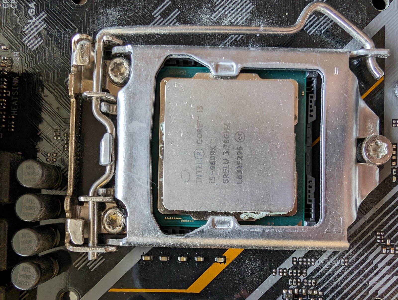Intel, Intel i5 9600k, 16 GB ram