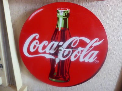 Coca Cola, Vægur, metal. 23 cm. Virker. Fra 1990'erne. 350 kr. Helst afhentning, men kan evt sendes 