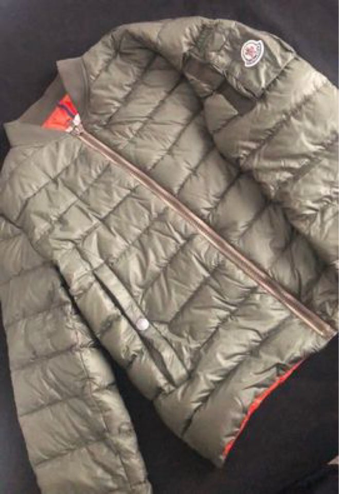 Andet, str. 32, Moncler