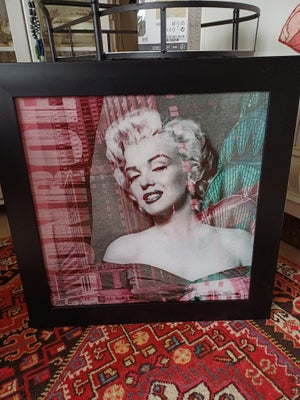 Billede, ., motiv: Marilyn Monroe, b: 61 h: 61, Mål.incl sort ramme er 61 cm× 61 cm
Marilyn Monroe i