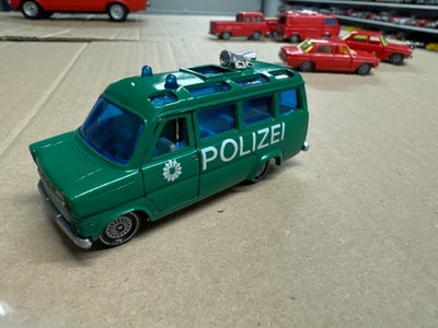 Modelbil, Ford Transit Polizei politibil, Fin lille detaljeret modelbil. Produceret i god kvalitet a