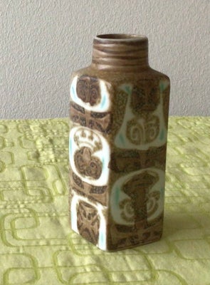 Keramik, Vase, Royal Copenhagen, Lille Baca vase sælges. Den er 12 cm høj og har nummeret 721 - 3258