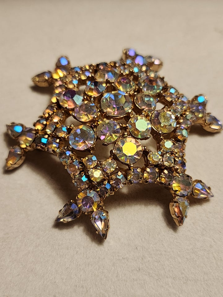 Broche, bijouteri