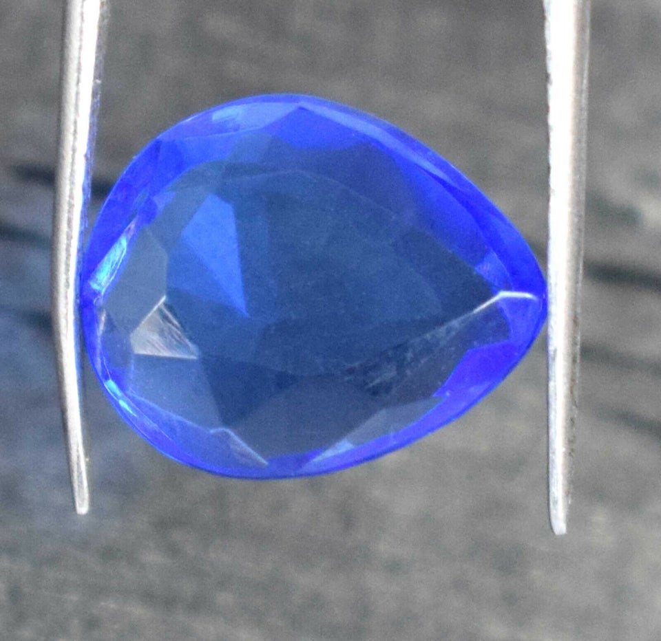 Andet smykke, ædelsten, Pear Cut Treated Blue Tanzanite