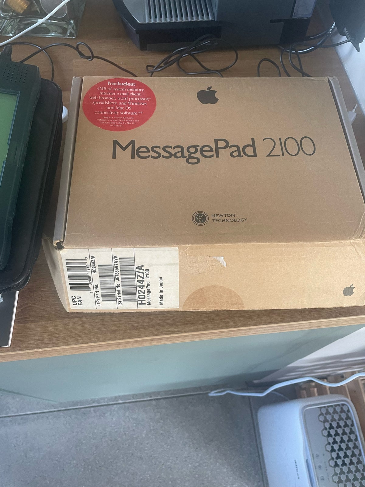 Andet mærke, Apple Newton MessagePad 2100, Rimelig