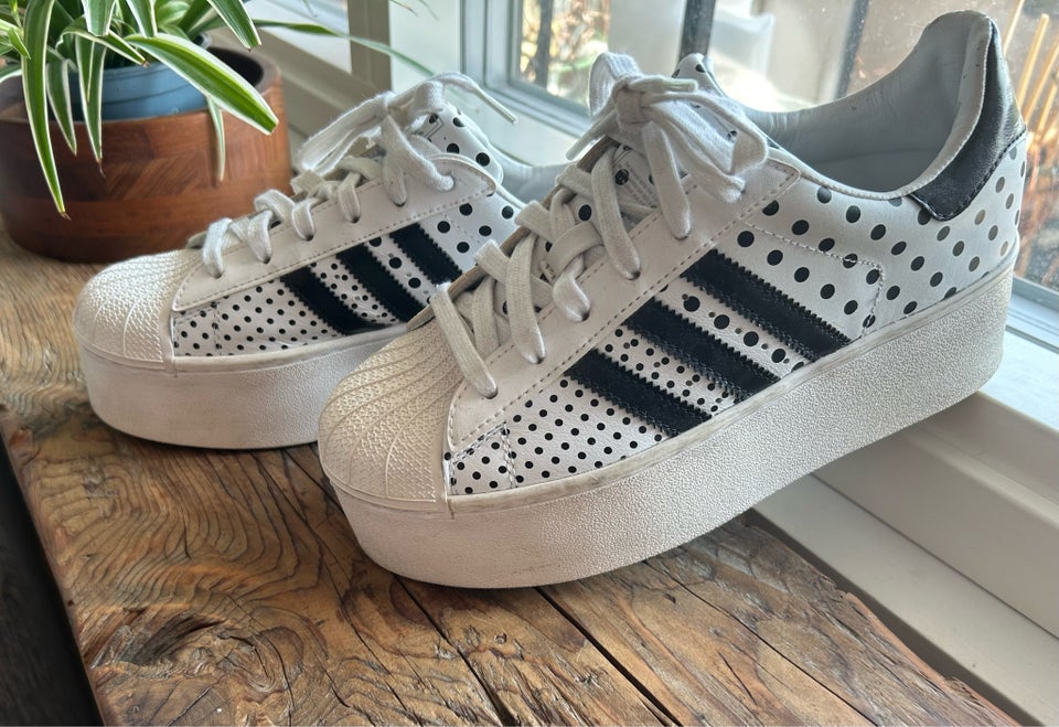 Sneakers, str. 38,5, Adidas Superstars