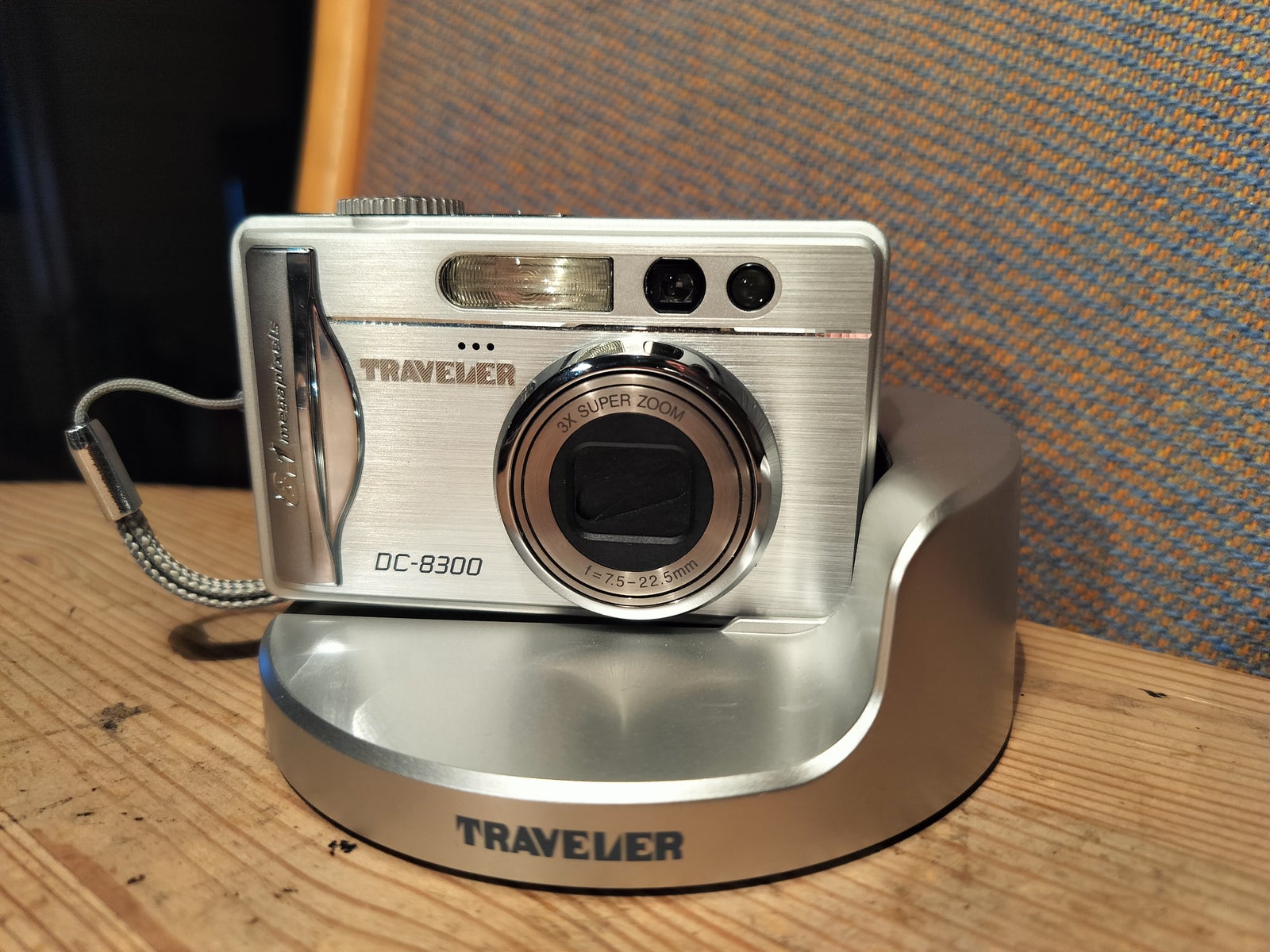 Traveler, DC-8300, 8.1 megapixels