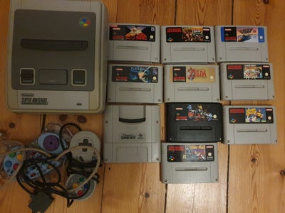 Nintendo SNES, Super Nintendo fra min barndom med 2 controllere og mange fede spil. Har også en game