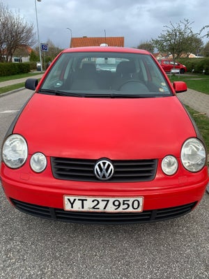 VW Polo, 1,4, Benzin, 2004, km 264000, rød, træk, klimaanlæg, aircondition, ABS, airbag, 3-dørs, cen
