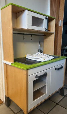 Køkken, legekøkken, Ikea, Malet grønt med forklæde og lidt små ting.

SKAL afhentes 