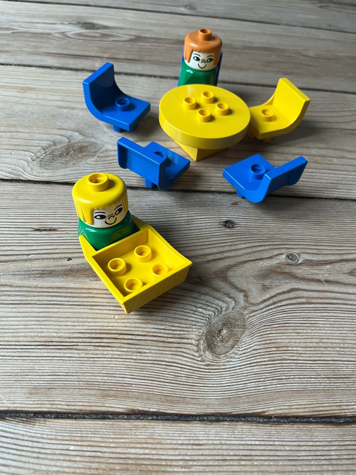 Lego Duplo, Bord, stole og figurer