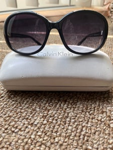 Find Solbriller i Solbriller - dame - Køb brugt DBA