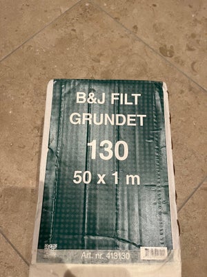 Glasfilt, B & J Filt , Hvid, Rulle Glasfilt 
130 g. Forgrundet 
40 m. x  1 m. 
Ny pris for 50 m. 1.1