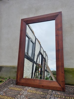 Vægspejl, Fint stort spejl med massiv træramme.
120 x 76 cm
