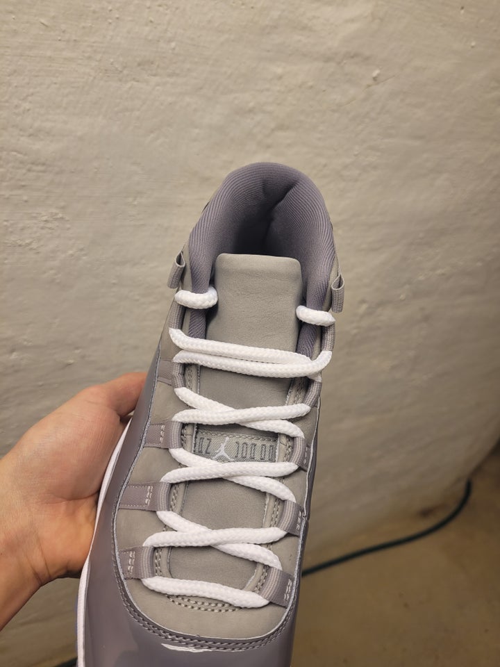 Sneakers, Jordan 11 Cool Grey, str. 42