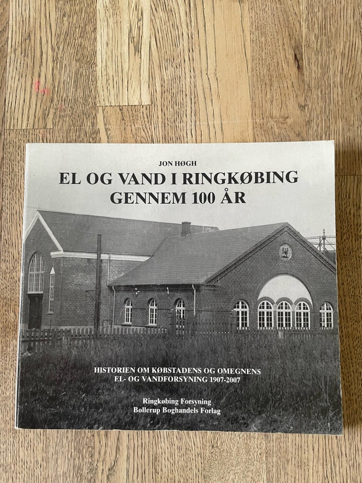 El og vand i Ringkøbing gennem 100 år, Jon Høgh, emne: