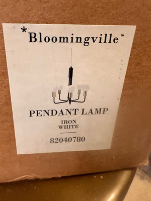 Lysekrone, Bloomingville, Begrund af lukket butik sælges denne smukke bloomingville lysekrone.

Før 