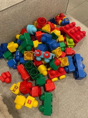 Lego Duplo, Duplo, En hel pose med duplo sælges, passer perfekt til de helt små. 