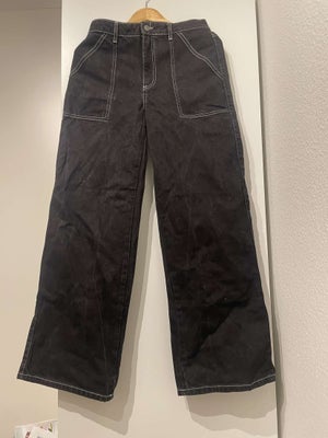 Jeans, NA-KD, str. 36,  Sort med hvide syninger,  Næsten som ny, Sorte jeans fra NA-KD i et collab m