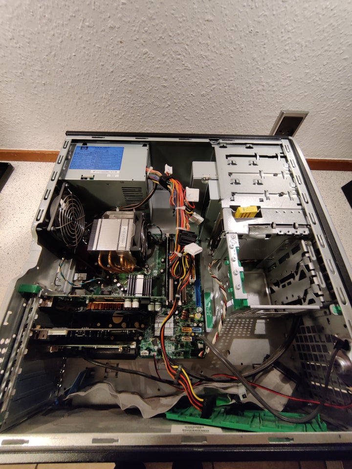 HP, Compaq dc600 CMT, God