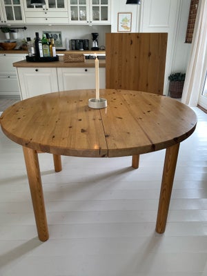 Spisebord, Massivt fyrretræ , Skandinavisk  trend design fra 1970 erne , b: 120 l: 120, Lækkert bord