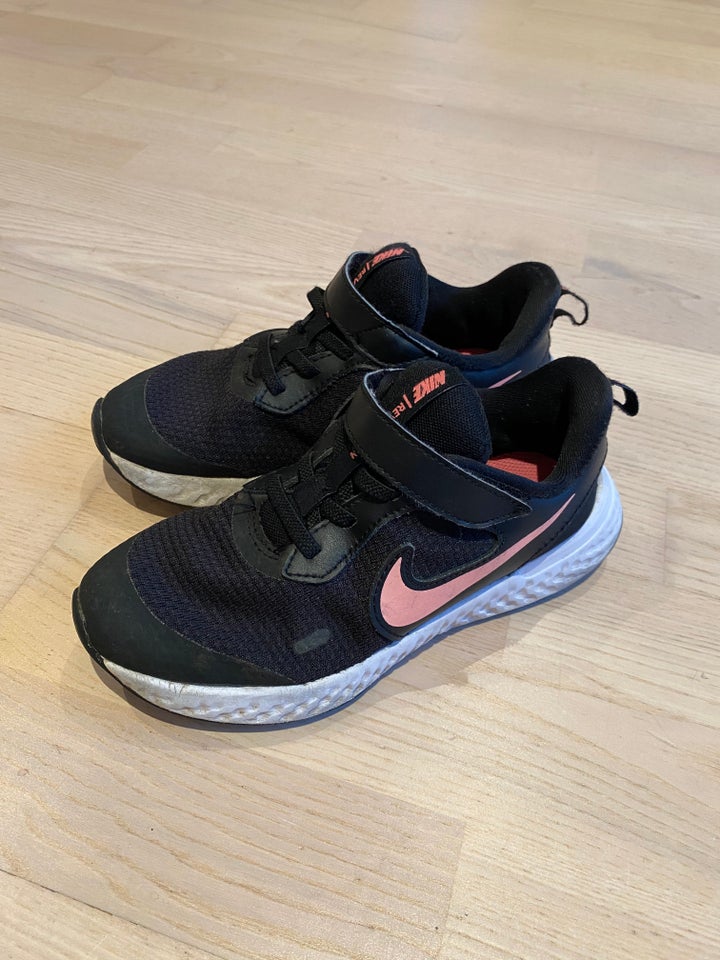 Sneakers, str. 31, Nike