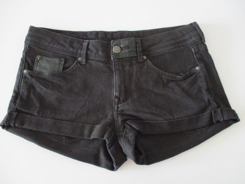 H and best sale m divided shorts