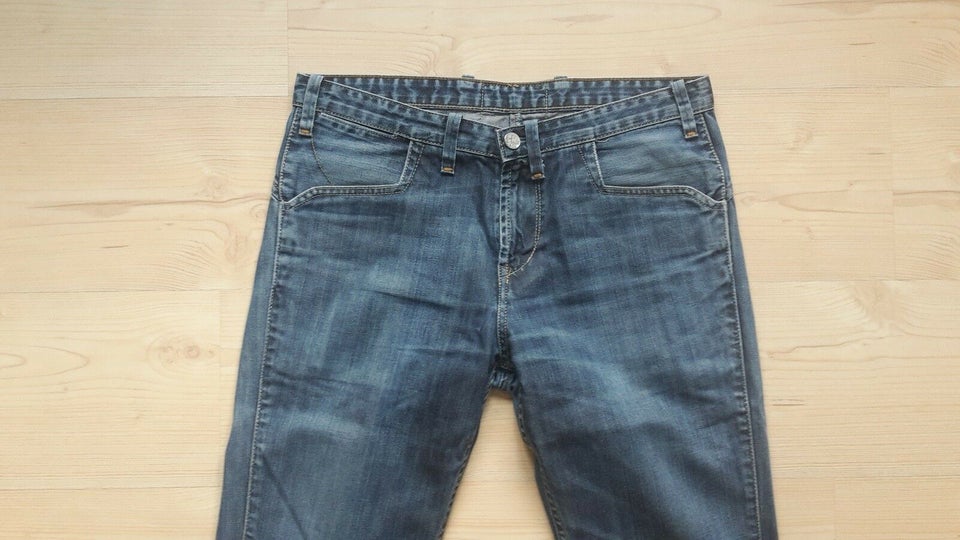 Jeans, Levis, str. 33