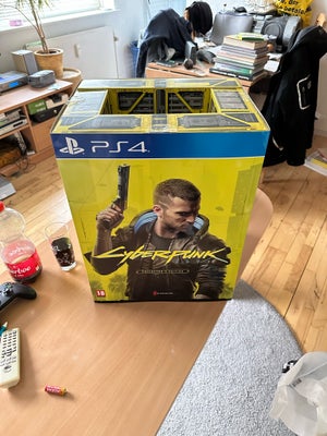 Cyberpunk 2077 Collectors Edition , PS4, action, Cyberpunk 2077 collectors edition til PS4 
Har bare