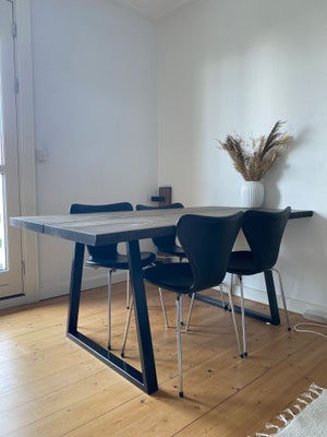 Spisebord, Massiv eg, Træmand Aarhus, b: 90 l: 170, Sælger dette fine spisebord 
170x90, tyk bordpla