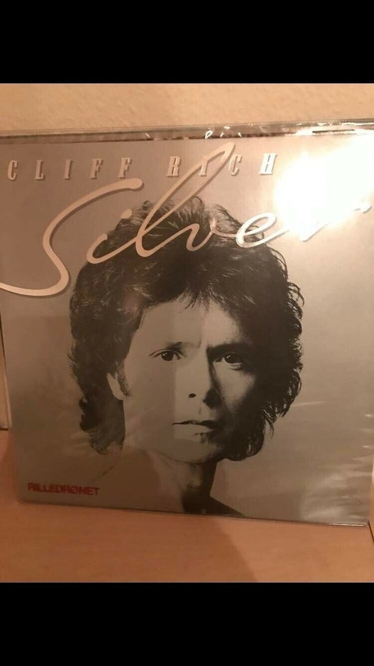 LP, Cliff Richard, Pop