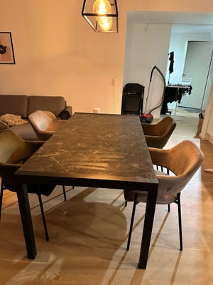 Spisebord, My Home, Et 4 mands spisebord som kan slåes ud et 8+ mands bord med 2 medfølgende tillægs