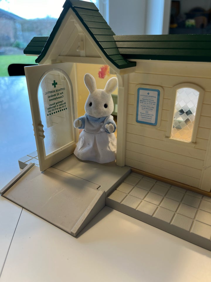 Sylvanian, Families Cottage Hospital