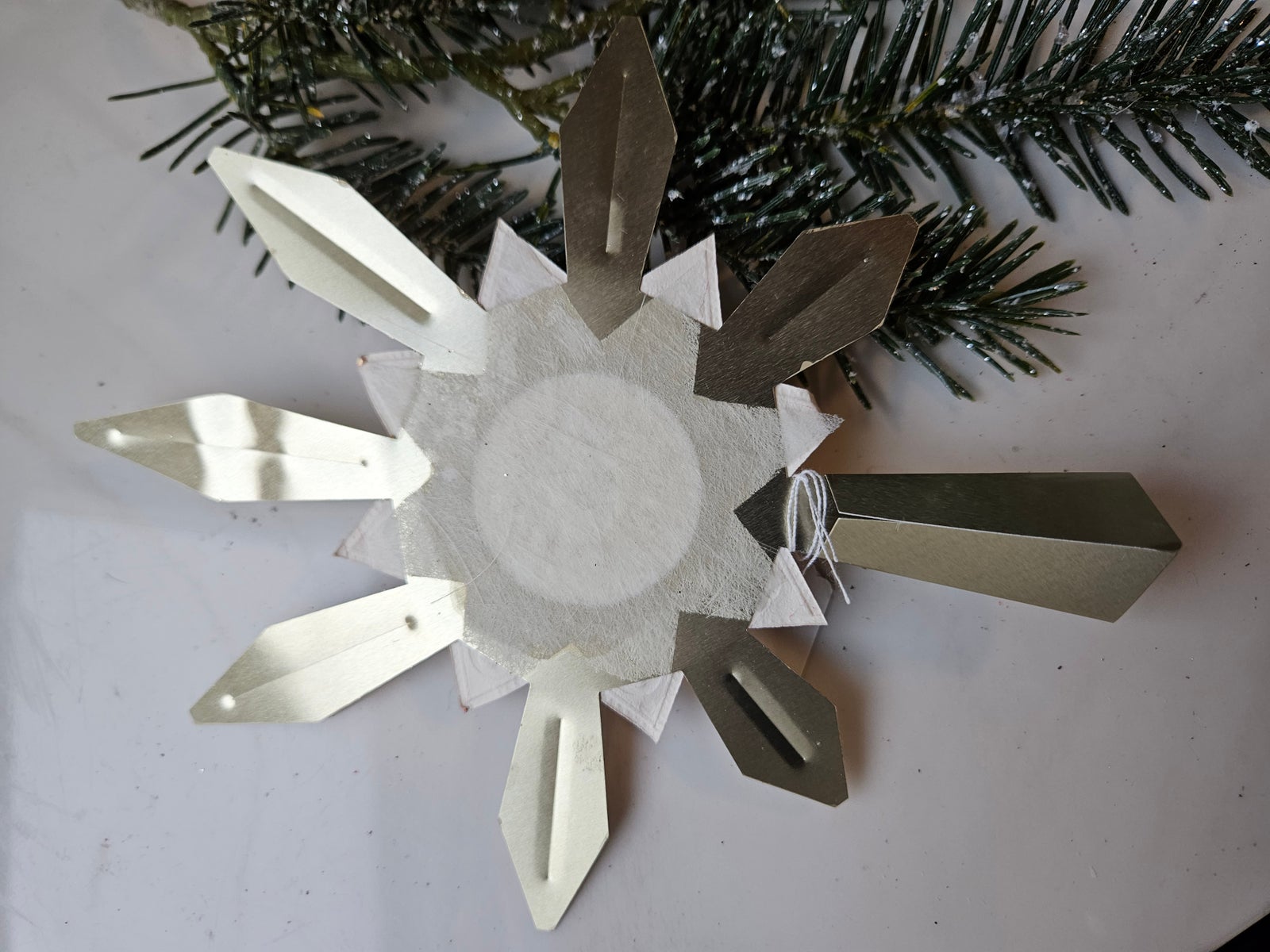Juletræets top stjerne af metal med Dresdner pap !