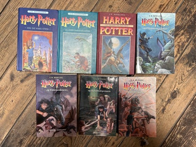 Bøger og blade, Harry Potter 1-7, sælges samlet for 650 kr

Kan sendes + porto
