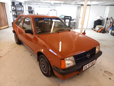 Opel Kadett, 1,3 S, Benzin, 1983, km 136000, brun, nysynet, 3-dørs, 13" alufælge, Opel Kadett D 1.3s