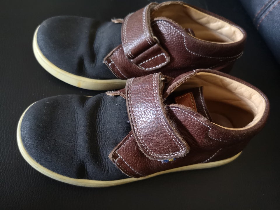 Loafers, str. 32, Kavat