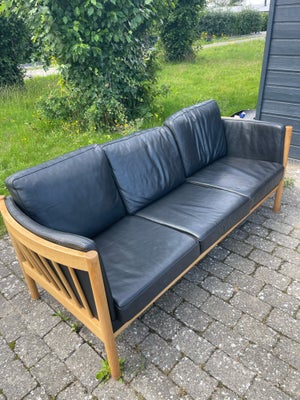 Sofa, læder, 3 pers., Lædersofa i massivt lyst træ. 195 x 80 cm. Siddehøjde 42 cm. Lidt røglugt der 
