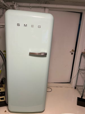 Køle/fryseskab, Smeg, energiklasse D, Fedt retro køleskab i stilet pastelgrønt farve. 
Indeholder ma