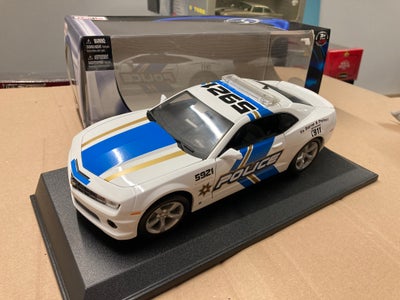 Modelbil,  Chevrolet Camaro SS RS 2010 Police 1/18, skala 1:18, I original æske! En rigtig flot og m