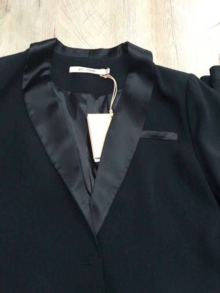 Blazer, str. 42, Rue de femme