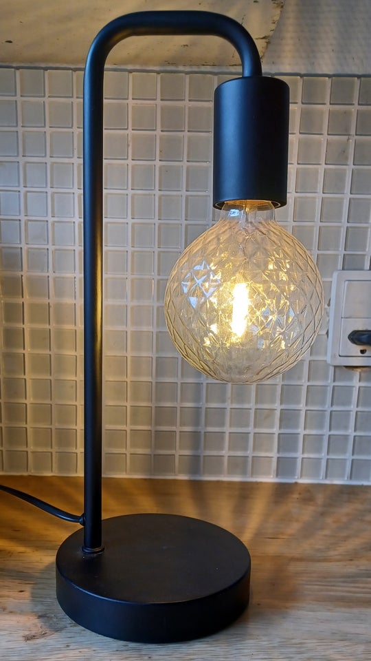 Anden bordlampe, Ukendt