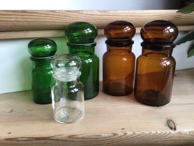 Glas, Opbevaringsglas, grønne, ca 14 og 17 cm samlet pris 135kr

brune, ca 17 cm 135kr samlet

genne
