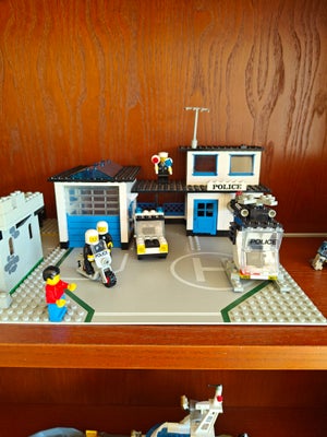 Lego andet, Politi, Flot gammel politi med kasse og bog